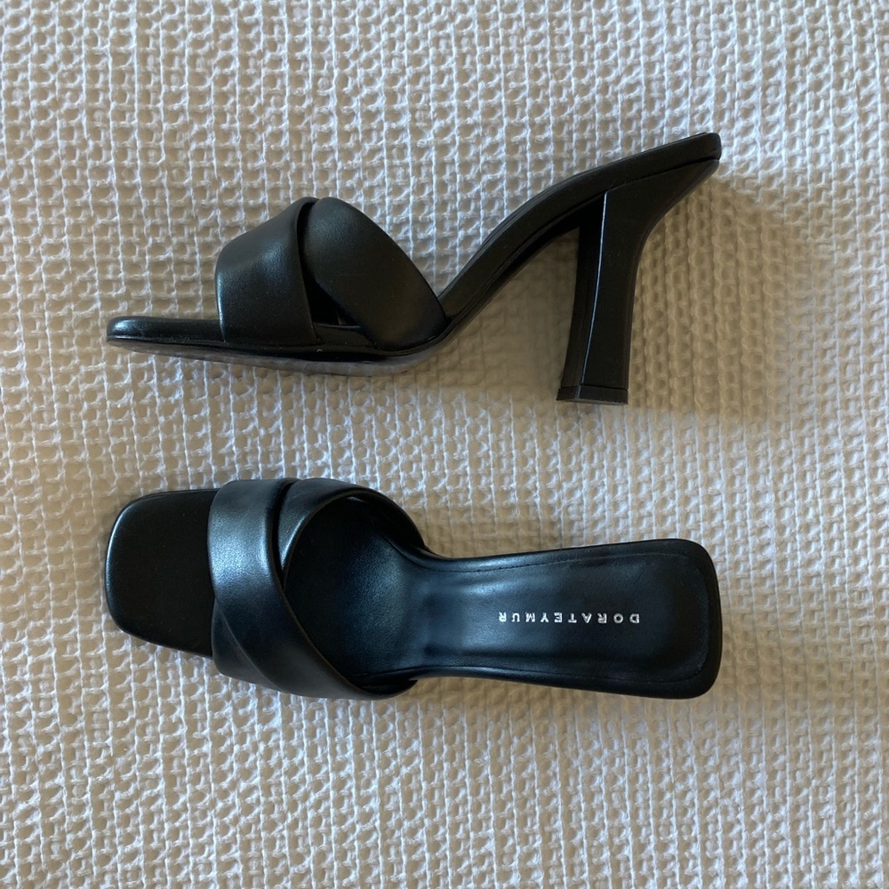 Dorateymur Black Heels Size 36